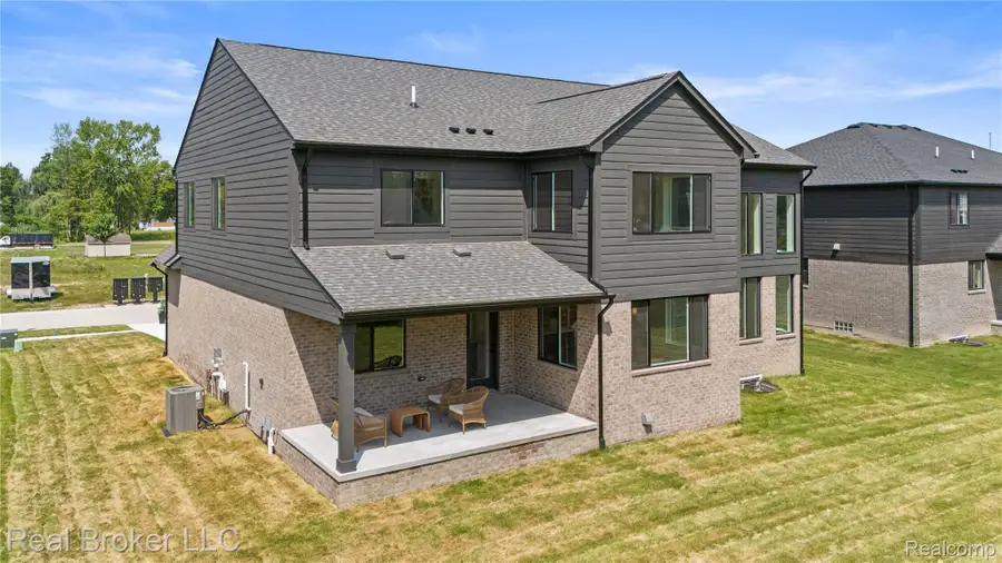 35837 Windridge Drive, New Baltimore, MI 48047 - Image #3