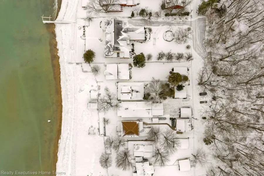 5430 Lakeshore Road, Fort Gratiot, MI 48059 - Image #3