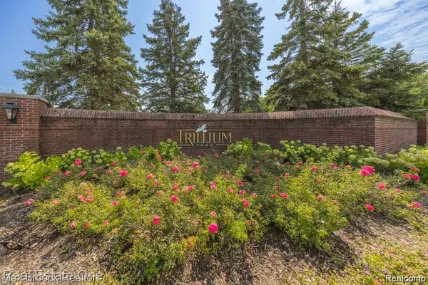 3101 Cameron Circle, WalledLake, MI 48390