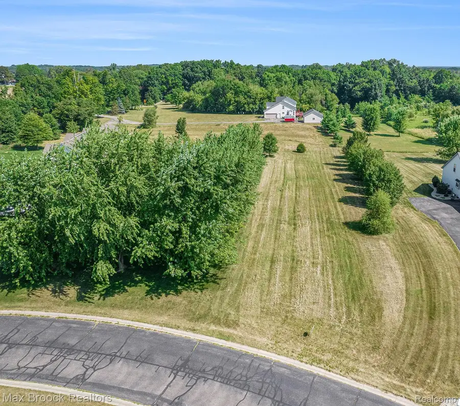 11490 Castleton Court, Dexter, MI 48130 - Image #2