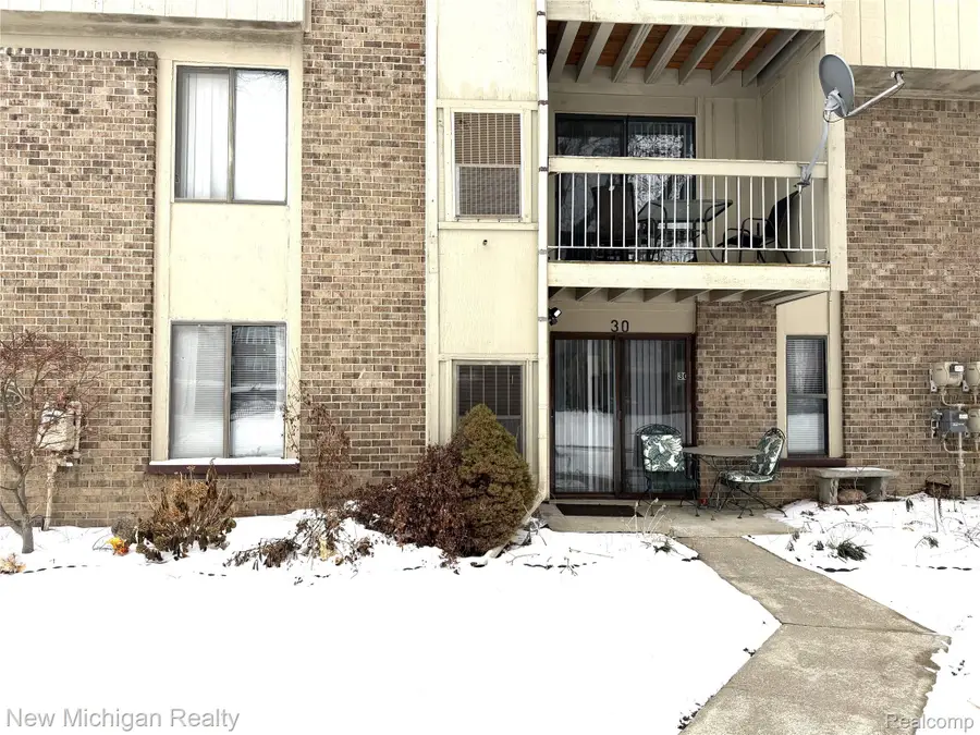 30515 West 14 Mile Rd #30, Farmington Hills, MI 48334 - Image #3