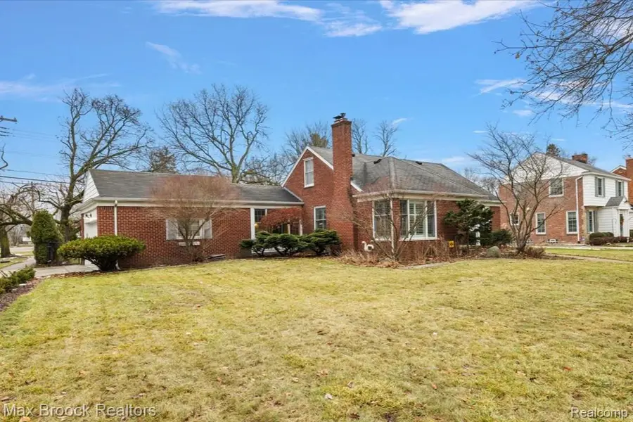 32350 Sheridan Drive, Beverly Hills, MI 48025 - Image #2