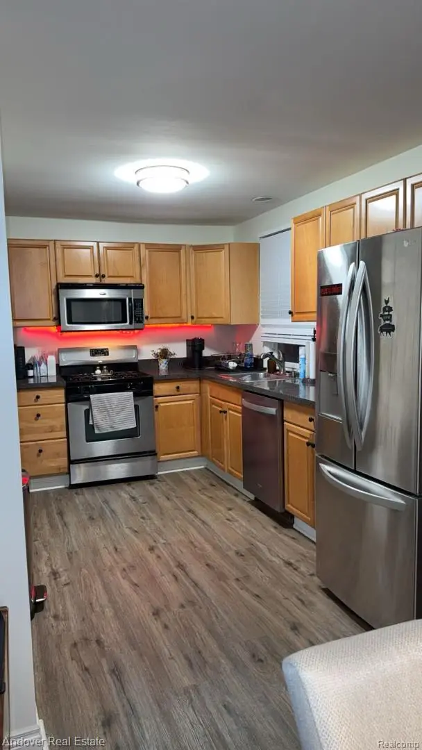 1298 S Cass Lake Road, Waterford, MI 48328 - Image #3