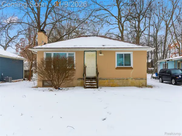 4350 Lotus Drive, Waterford, MI 48329