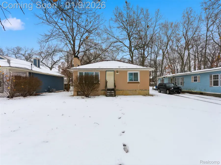 4350 Lotus Drive, Waterford, MI 48329 - Image #2