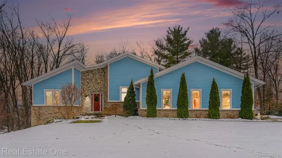 10456 Oak Shore Drive, Green Oak, MI 48178 - Image #2