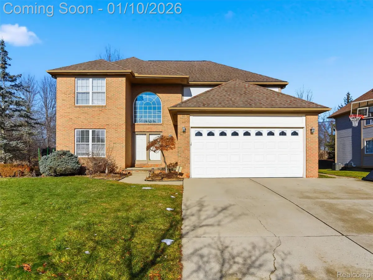 28710 Castlegate Drive, Southfield, MI 48034 - Image #1