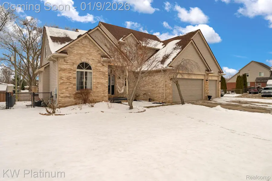 51963 Kings Pointe Drive, New Baltimore, MI 48047 - Image #2