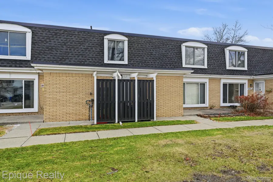 29792 City Center Drive #2, Warren, MI 48093 - Image #3