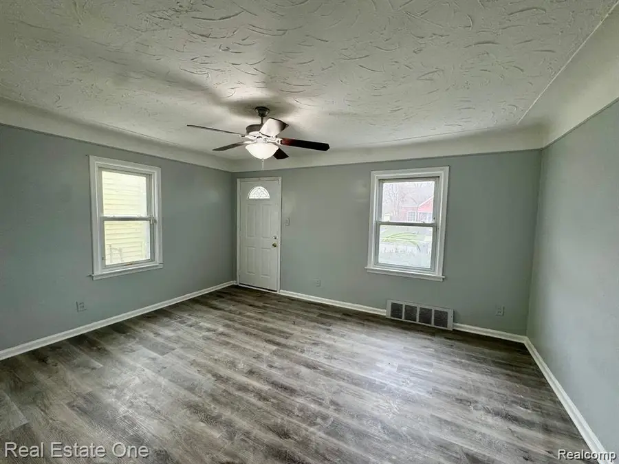 7295 Rosemont Avenue, Detroit, MI 48228 - Image #2