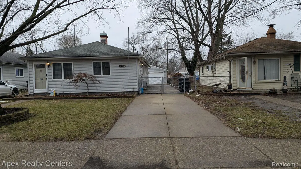 18285 Deering Street N, Livonia, MI 48152 - Image #1