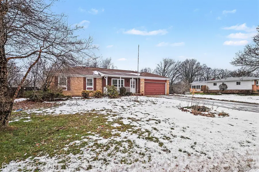 2502 Hutchinson Lane, Flint, MI 48507 - Image #2