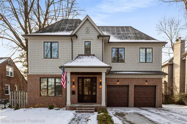 864 Chestnut Street, Birmingham, MI 48009