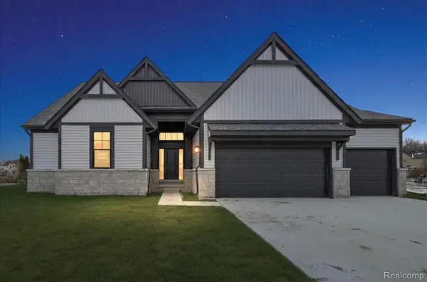 28324 Nadia Lane, NewBaltimore, MI 48047