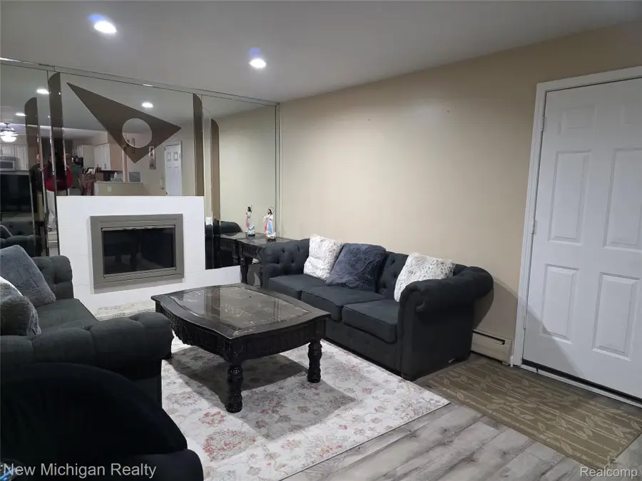 29441 Somerset Drive, Southfield, MI 48076 - Image #3