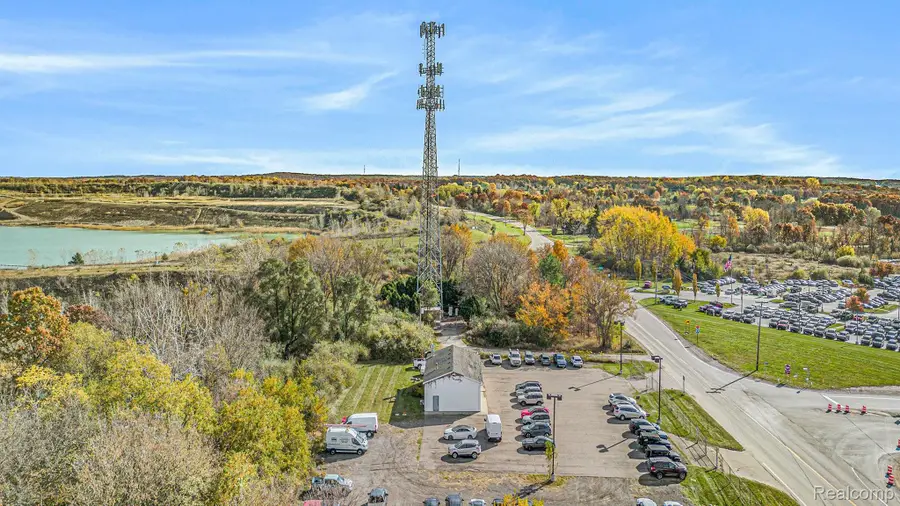 8815 E Holly Road, Holly, MI 48442 - Image #3