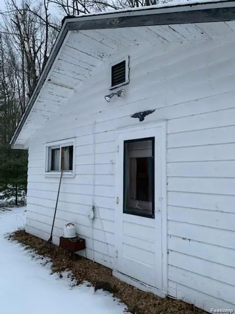 5141 Carpenter Road, Grant, MI 48763 - Image #2