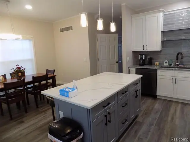 36225 Dominion Circle, Sterling Heights, MI 48310 - Image #3