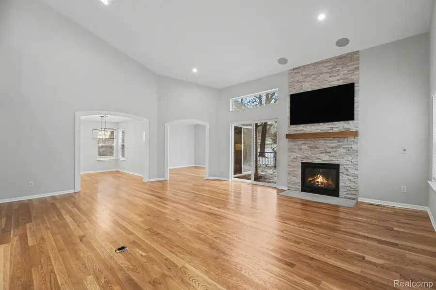 761 Milford Glen Court, Milford, MI 48381 - Image #2