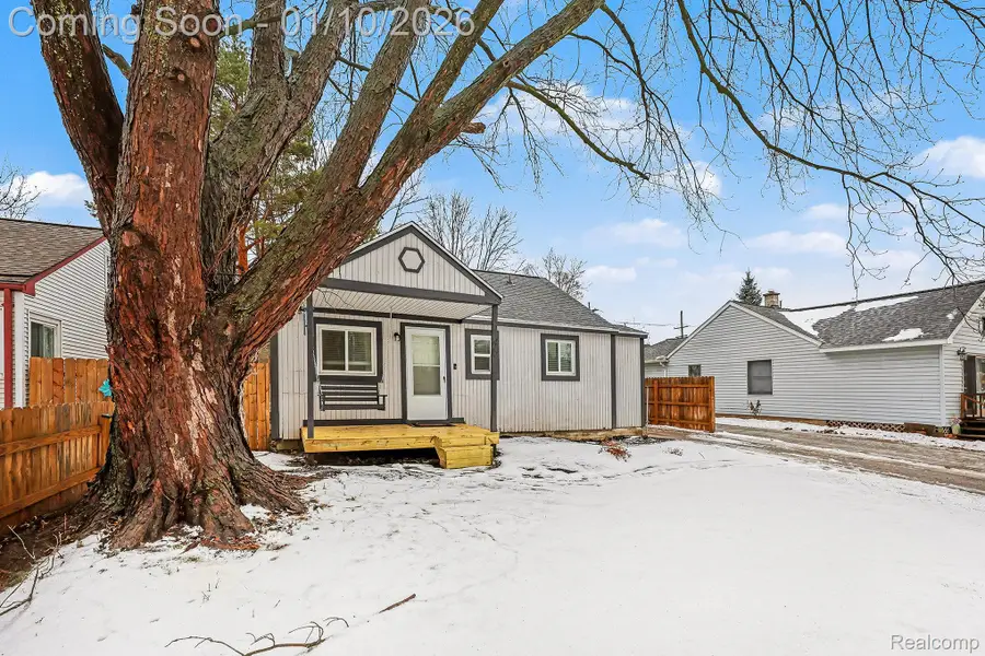 46 E Glass Road, Ortonville, MI 48462 - Image #3