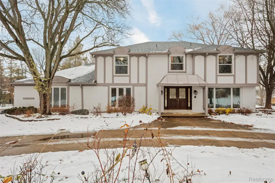 35232 Quaker Way, Farmington Hills, MI 48331 - Image #2