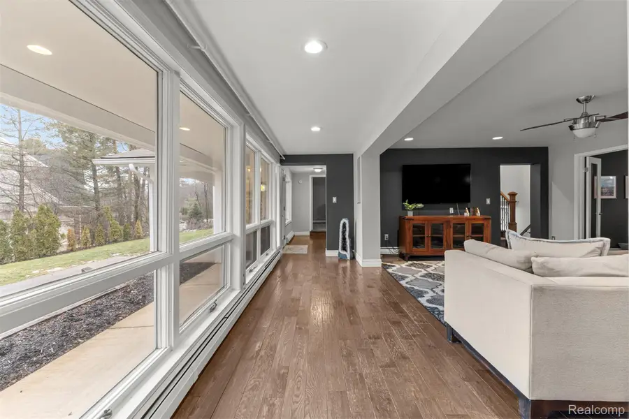 45401 W 9 Mile Road, Novi, MI 48374 - Image #3