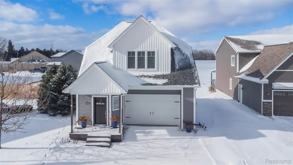 3442 Cottage Cove Drive, Fenton, MI 48430 - Image #1