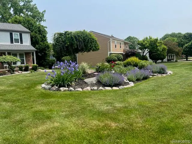5682 Stonington Stonington Court, West Bloomfield, MI 48322 - Image #2