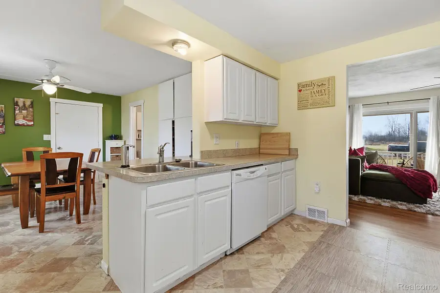 13209 Homefield Street, Romulus, MI 48174 - Image #3