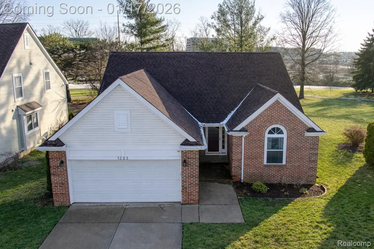 1223 Oaklawn Drive, Pontiac, MI 48341 - Image #1