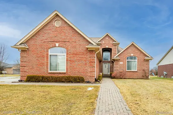 21271 Little River Boulevard, ClintonTownship, MI 48036