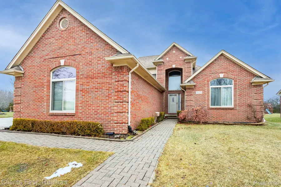 21271 Little River Boulevard, Clinton Charter Township, MI 48036 - Image #2