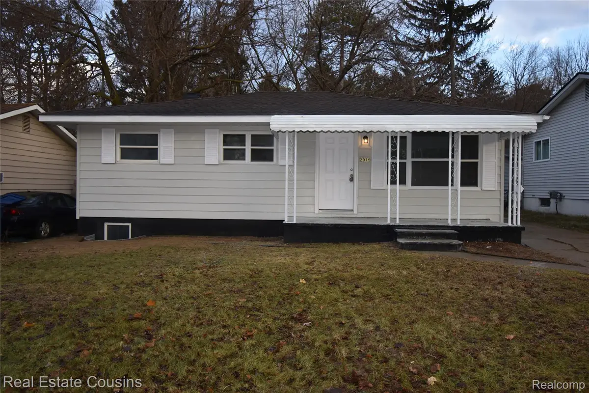 2919 Hampstead Drive, Flint, MI 48506 - Image #1