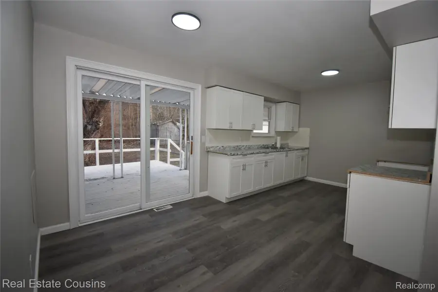 2919 Hampstead Drive, Flint, MI 48506 - Image #3