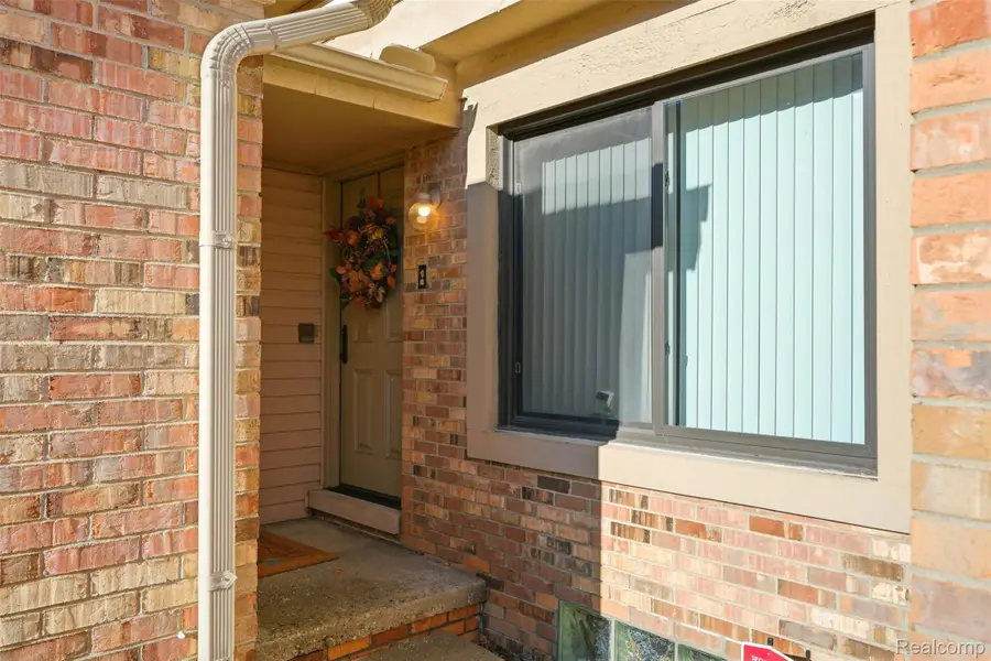 20148 Evergreen Meadows Road, Southfield, MI 48076 - Image #3