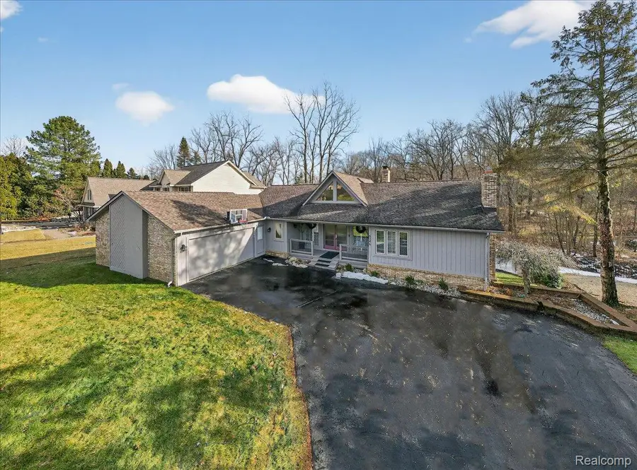 6346 Simler Drive, Clarkston, MI 48346 - Image #3