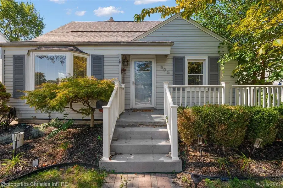305 N Kenwood Avenue, Royal Oak, MI 48067 - Image #2