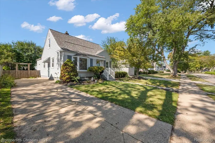 305 N Kenwood Avenue, Royal Oak, MI 48067 - Image #3