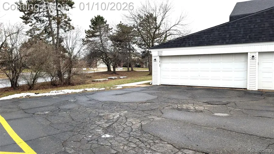 27181 Winchester Street, Brownstown, MI 48183 - Image #2