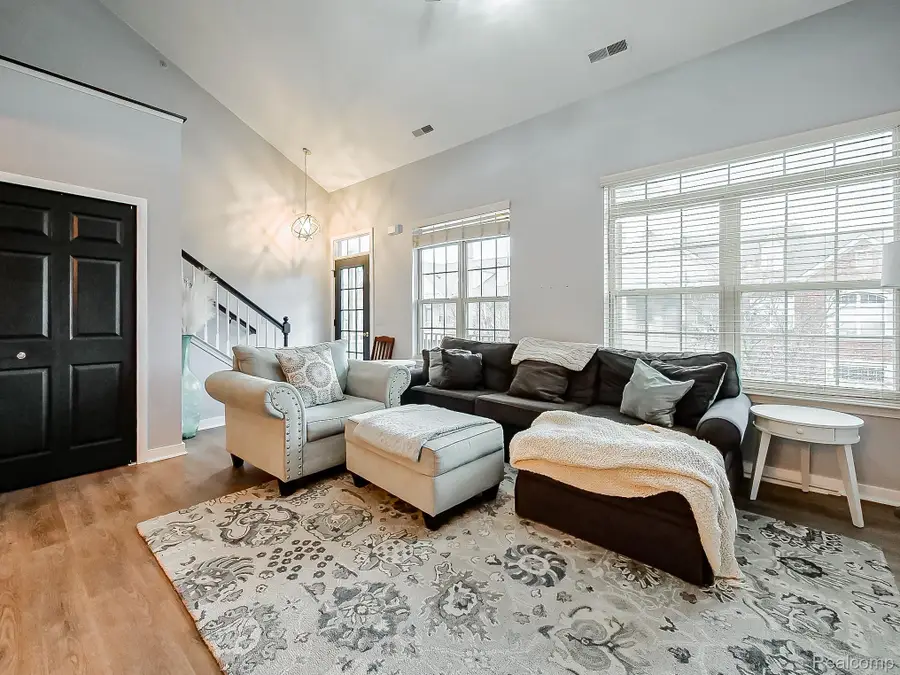 406 Old Pine Way, Walled Lake, MI 48390 - Image #3