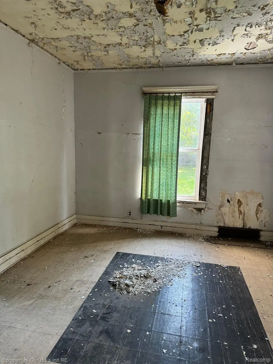 2986 Cadillac Boulevard, Detroit, MI 48214 - Image #3