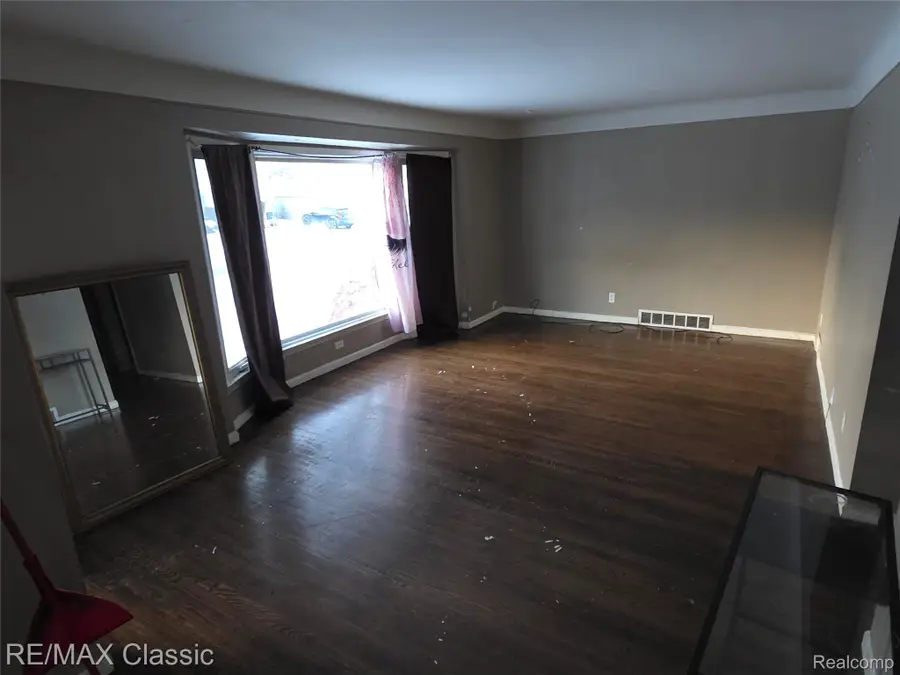 23610 Morton Street, Oak Park, MI 48237 - Image #3