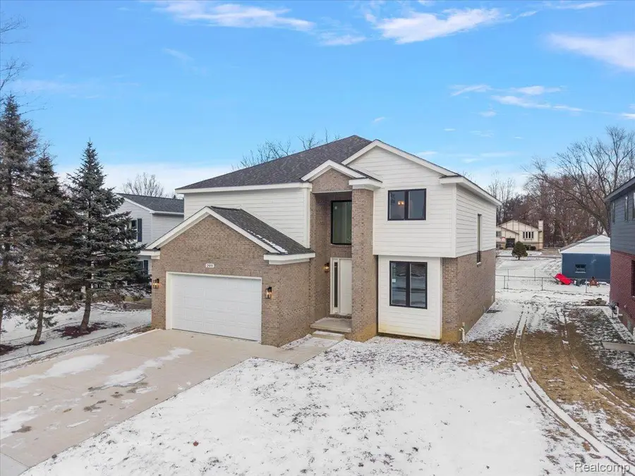 2911 Walsh Drive, Rochester Hills, MI 48309 - Image #2