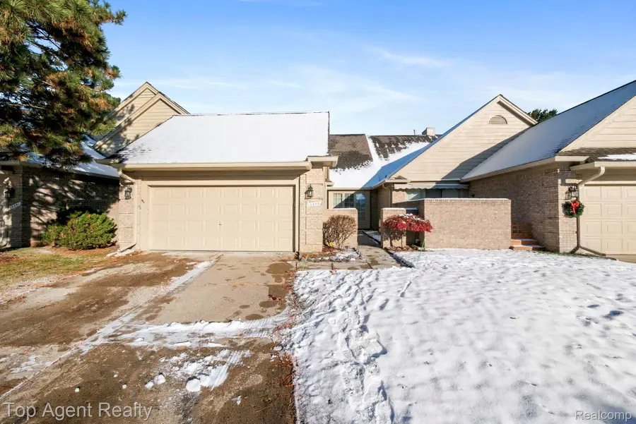 13359 Lillian Lane, Sterling Heights, MI 48313 - Image #2