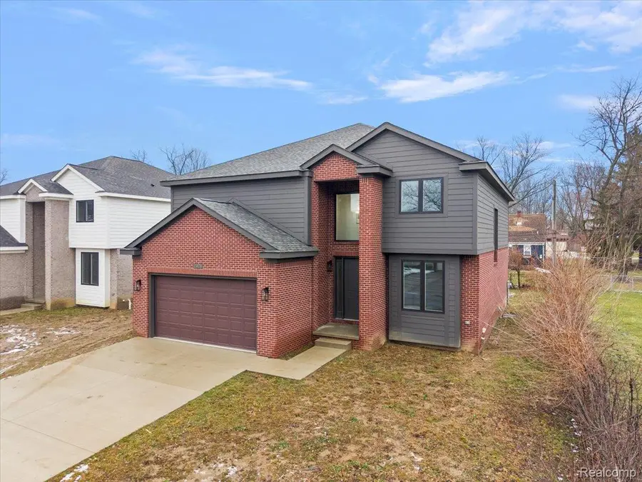 2921 Walsh Drive, Rochester Hills, MI 48309 - Image #2