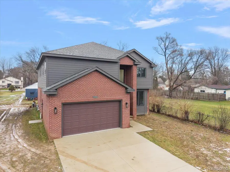 2921 Walsh Drive, Rochester Hills, MI 48309 - Image #3