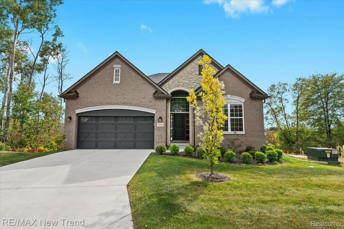 7841 Trailside Court, West Bloomfield, MI 48323 - Image #1