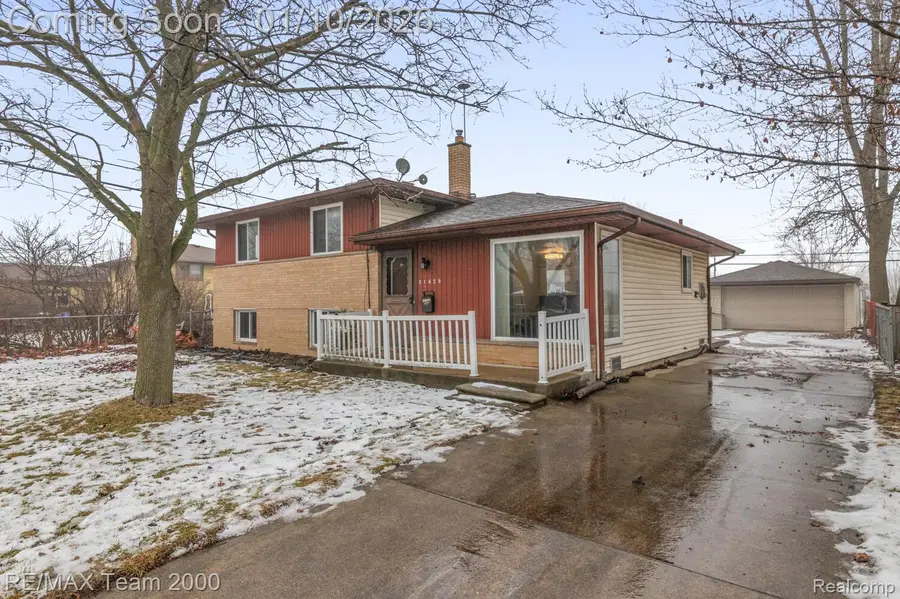 31629 Sweetbriar, Rockwood, MI 48173 - Image #3