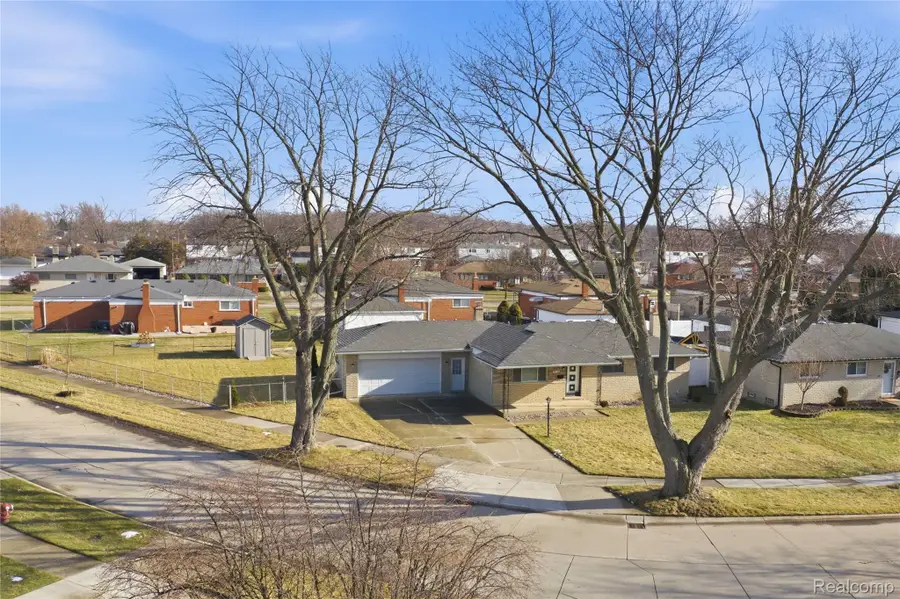 34236 Rockford Road, Sterling Heights, MI 48312 - Image #2