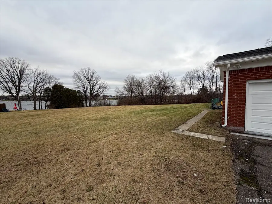 45669 Harmony Lane, Belleville, MI 48111 - Image #2